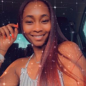 Meet your Posher, Arielle